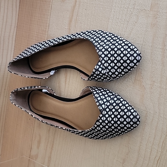 Gap sz6 Canvas Black and White Flats - Picture 2 of 8